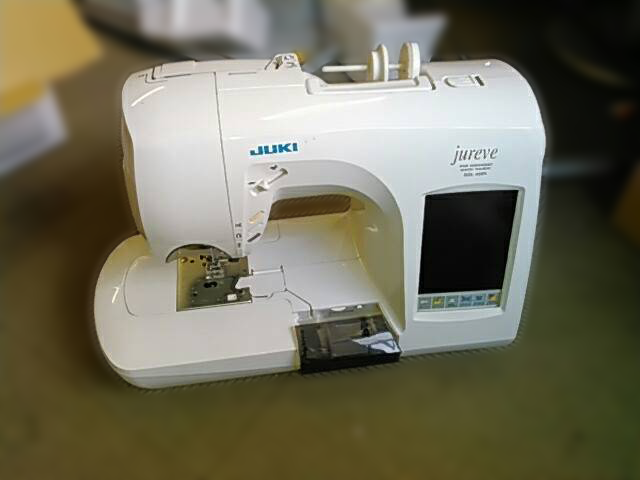 JUKI　家庭用コンピューターミシン jureve（ジュレーブ）HZL-010N
